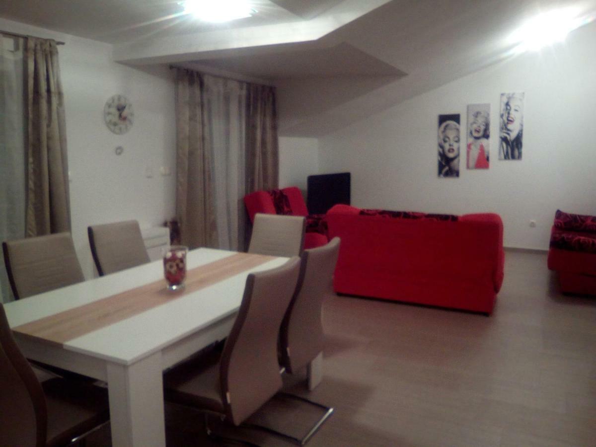 Apartments Villa Lavanda Zara Esterno foto